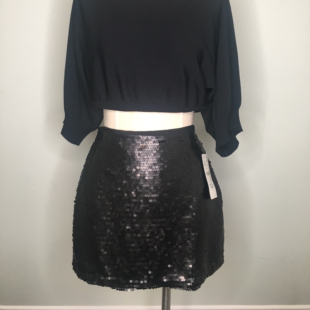 Black sequence mini skirt